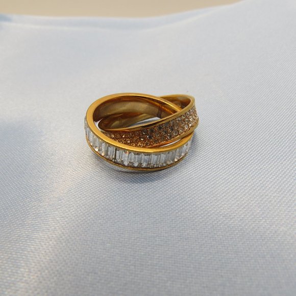 Michael Korse Ring size 8 - Picture 1 of 7